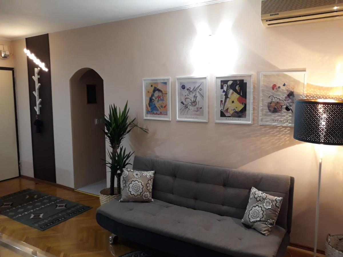 Cosy Central Apartment Bucarest Exterior foto