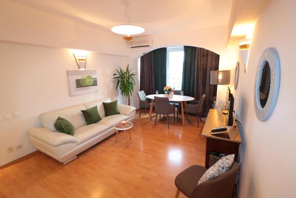 Cosy Central Apartment Bucarest Exterior foto