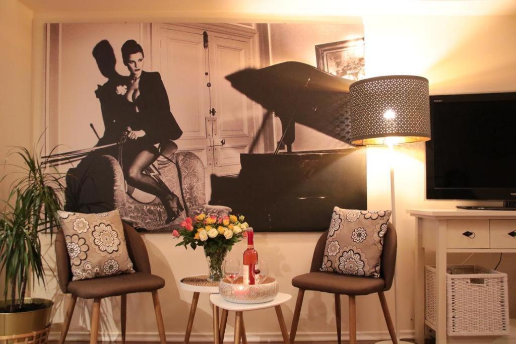 Cosy Central Apartment Bucarest Exterior foto
