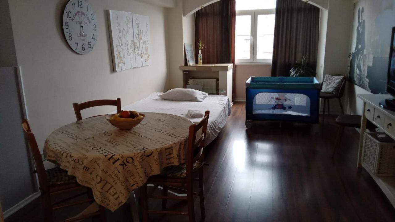 Cosy Central Apartment Bucarest Exterior foto