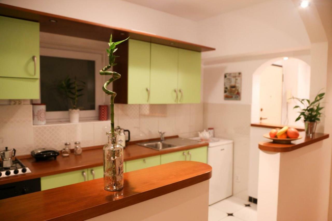 Cosy Central Apartment Bucarest Exterior foto
