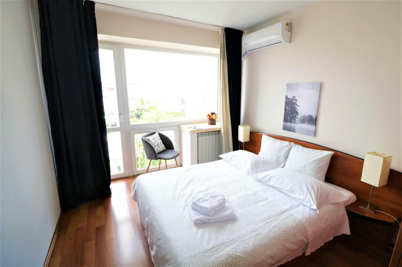 Cosy Central Apartment Bucarest Exterior foto
