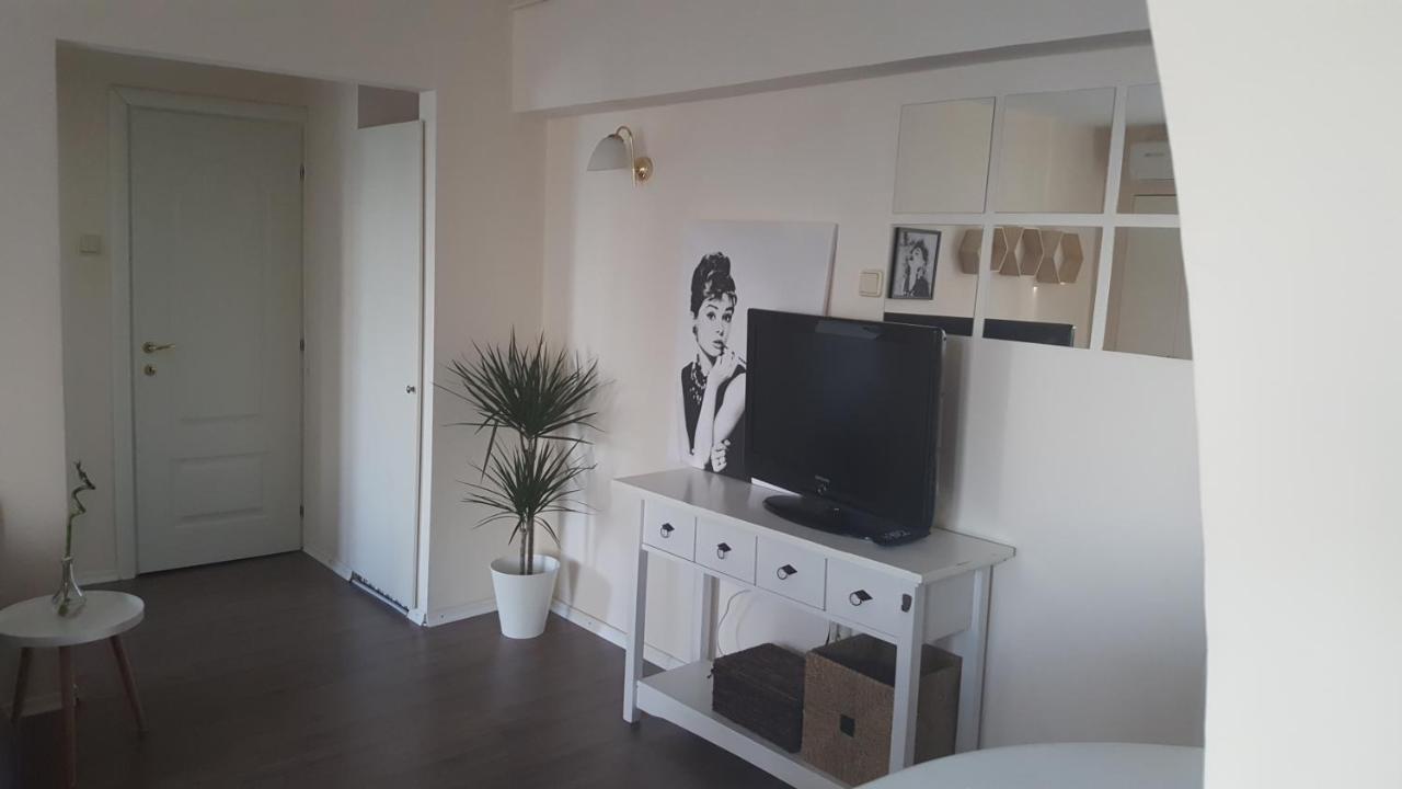 Cosy Central Apartment Bucarest Exterior foto